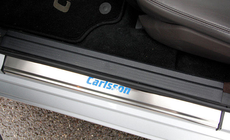 W218CLS63V8BITURBO　フロントリップ＆RSリップ装着　Carlssonイルミエントランスモール入荷